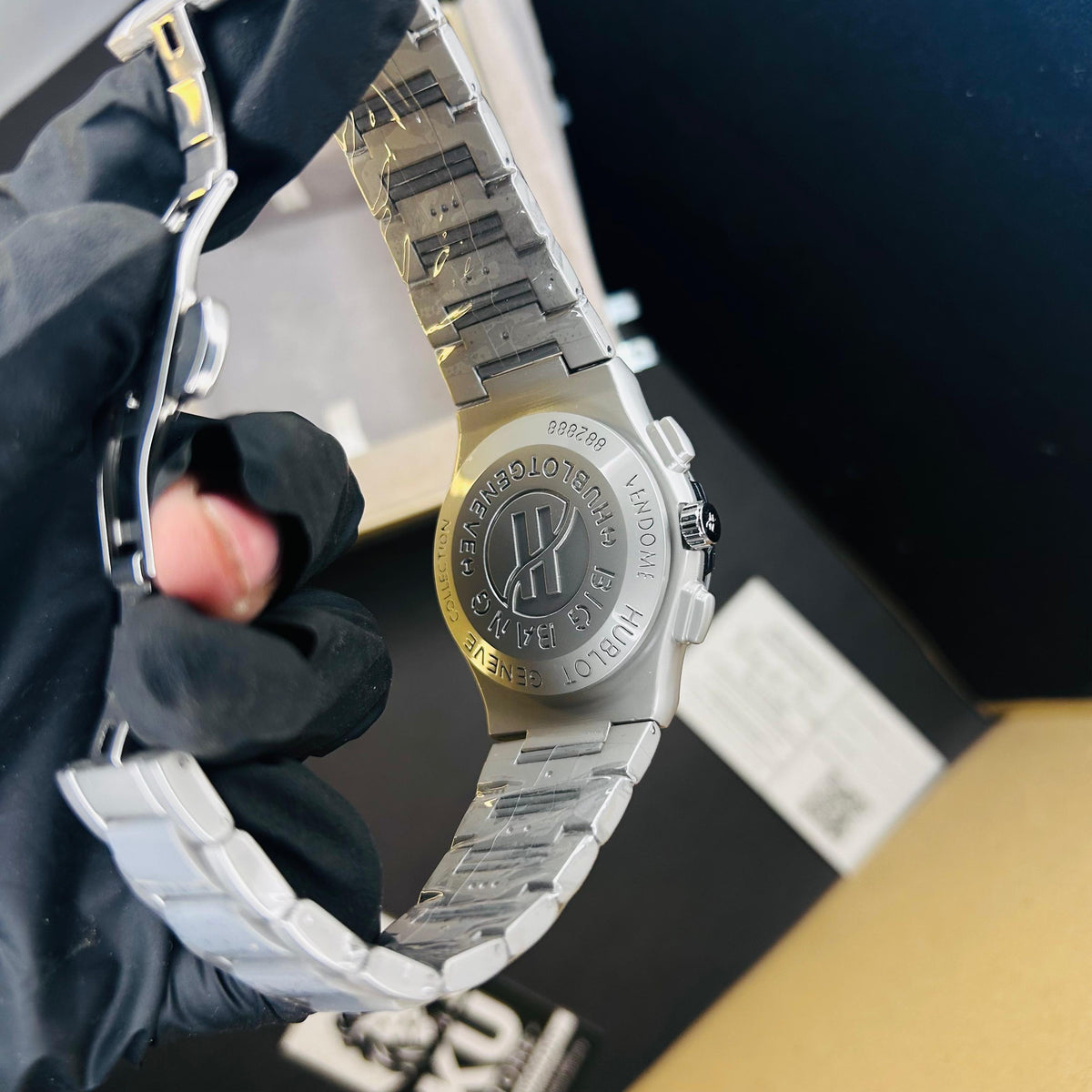 HB Men's Classic Silver Dial Premium Chain Watch