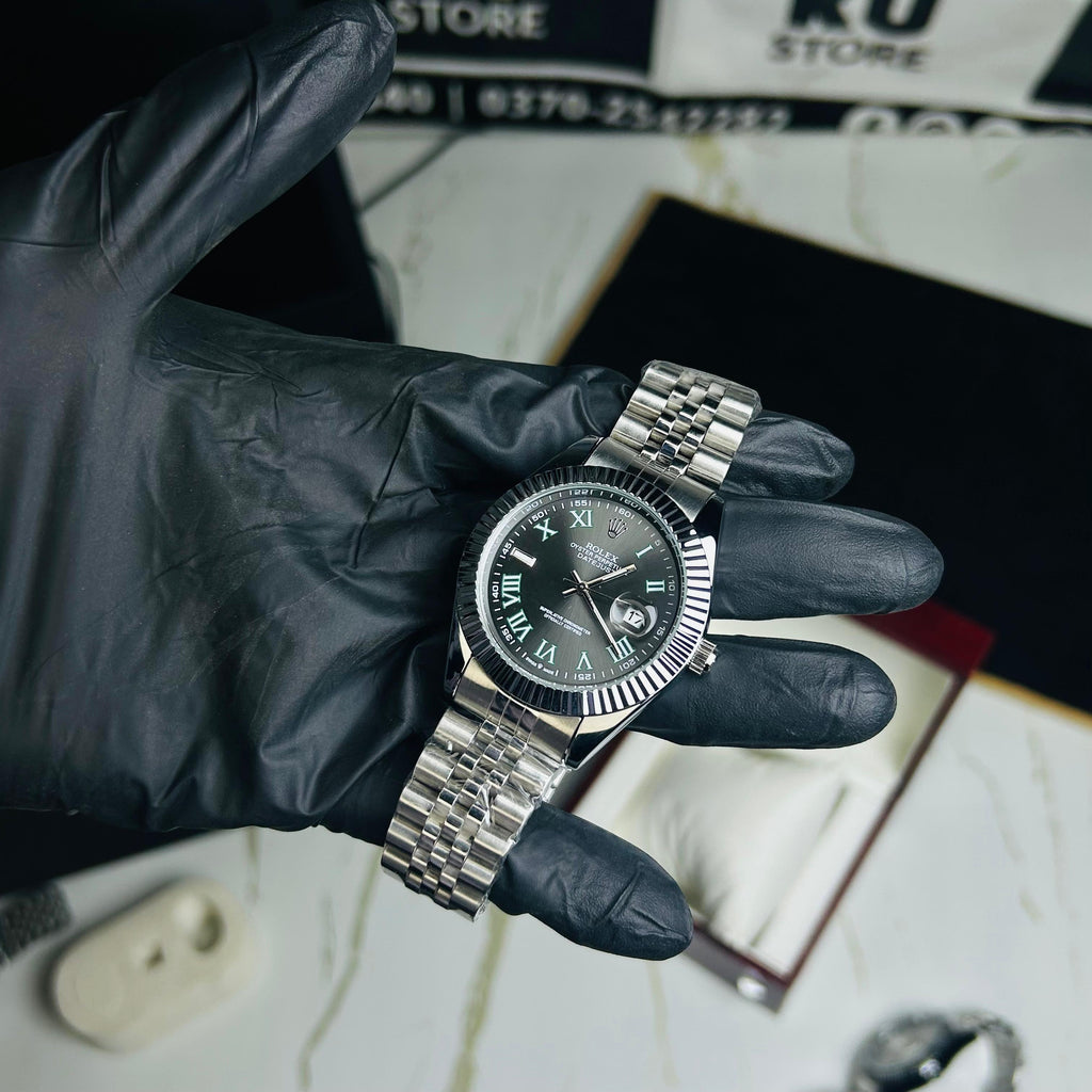 Rollie Silver Chain Black Dial Watch – Classic Edition