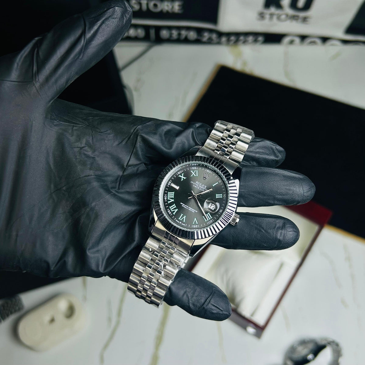 Rollie Silver Chain Black Dial Watch – Classic Edition